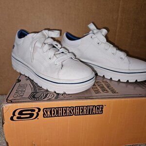 Women’s White Skechers Heritage sneakers